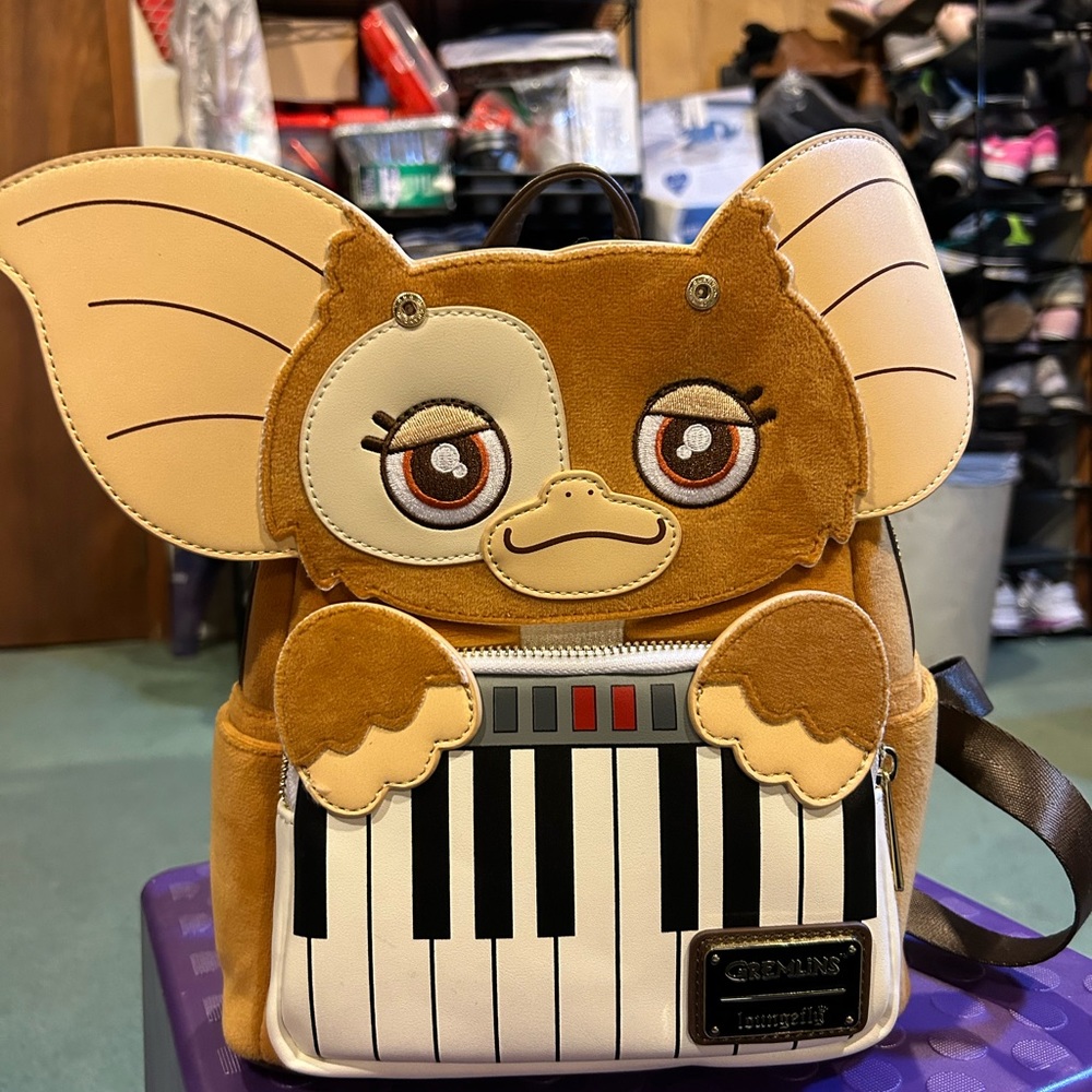 Loungefly: Gremlins Gizmo Holiday Cosplay Mini Backpack *Missing removable hat*